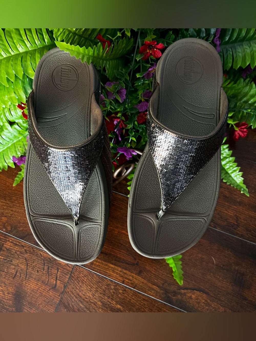 Fitflop Silver Sequin Sandal-Size 8 - Picture 14 of 17